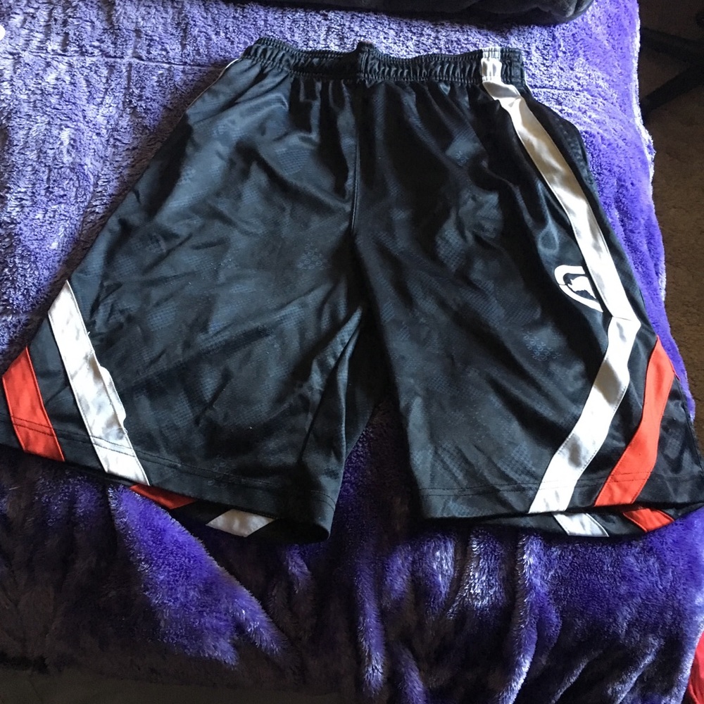 2 pairs of shorts